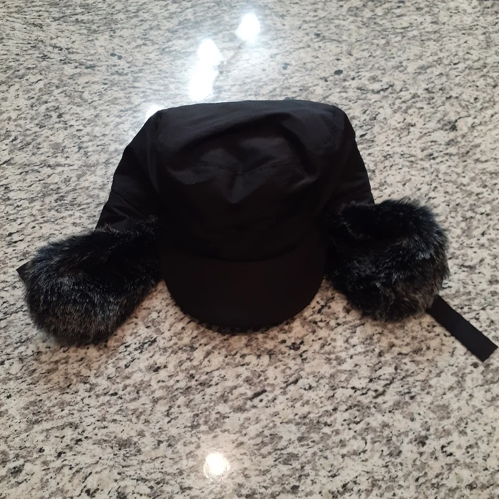 The Children's Place Black Fabric & Faux Fur Ear Flap Cap Boys L/XL 8+ NWOT